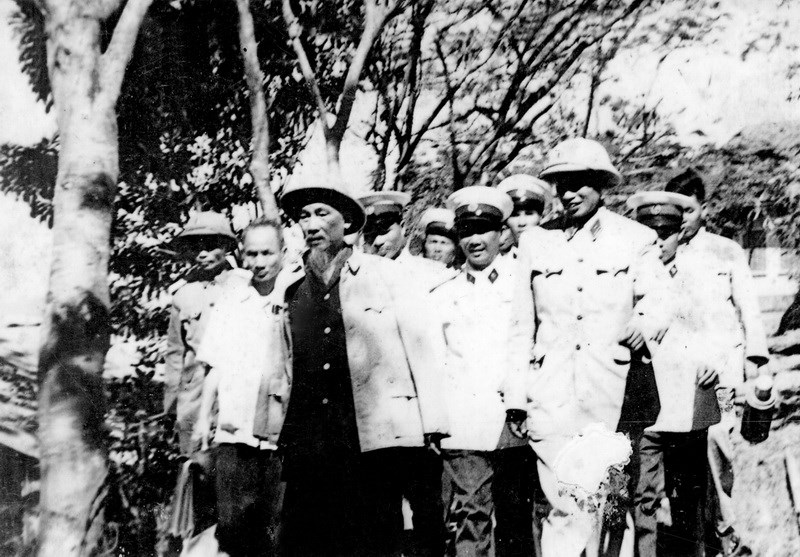 TRIỂN LÃM ẢNH: